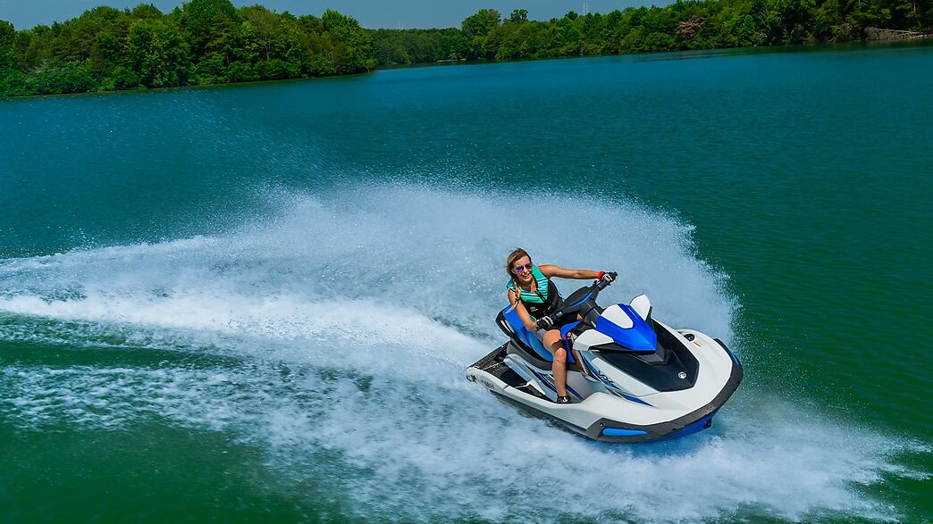 Reload Activities - Jet ski pour louer sans licence à Empuriabrava 02