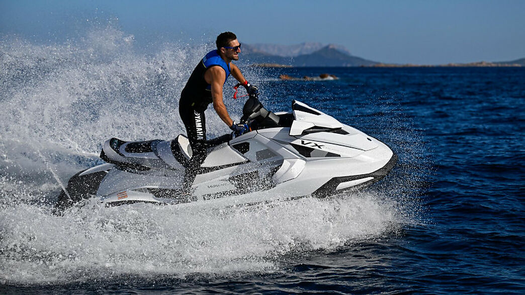 Reload Activities - Jet ski pour louer avec licence à Empuriabrava 02