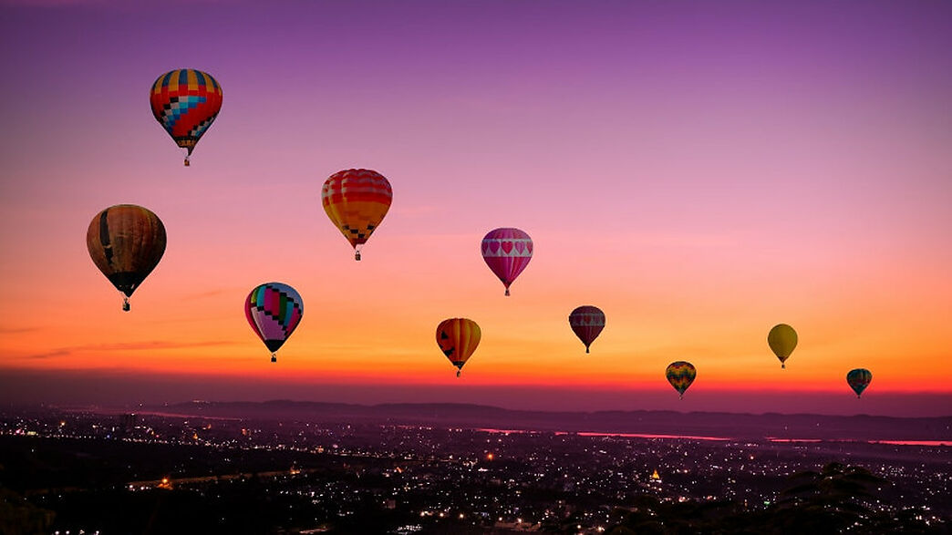 Hot air ballon in Seville