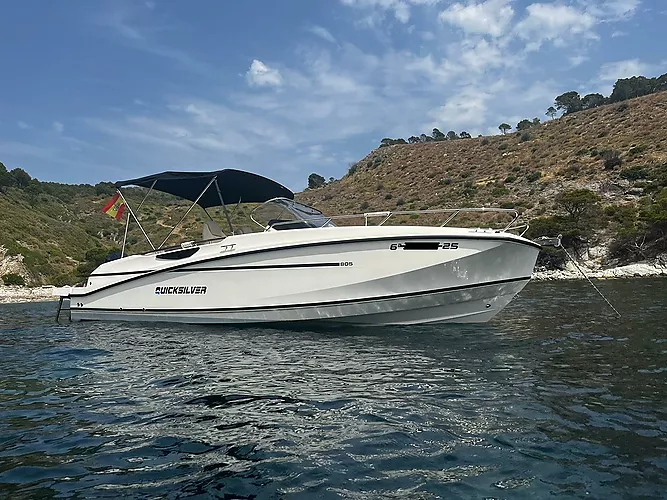 Reload Activities - Alquiler de barco en la Costa Brava con la Quicksilver 805 Open 01