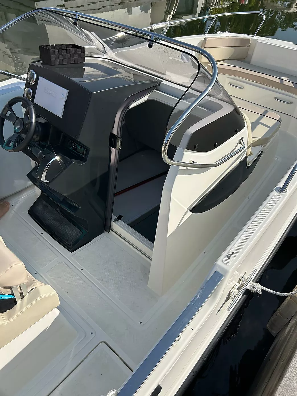 Reload Activities - Alquiler de barco en la Costa Brava con la Quicksilver 805 Open 03